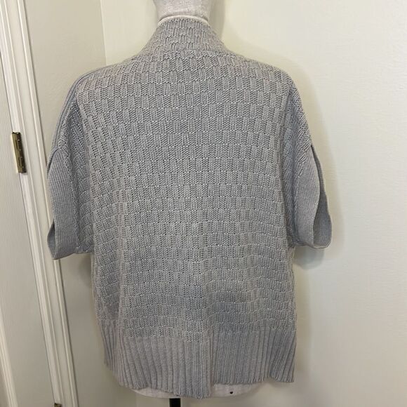 Gray Dolman Sweater. Great Condition. Size M - Picture 5 of 7